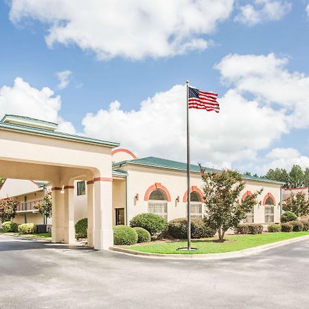 Days Inn & Suites By Wyndham Columbia Airport West Columbia Exterior photo