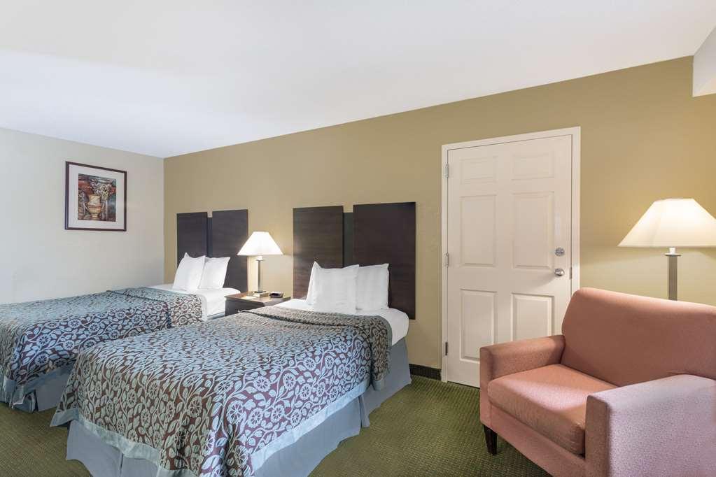 Days Inn & Suites By Wyndham Columbia Airport West Columbia Room photo